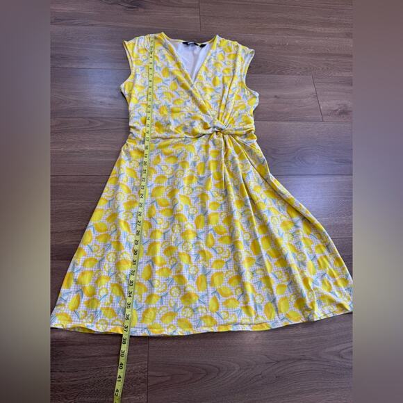 Lands’ End V-Neck Gathered Faux-Wrap Dress In Yellow Lemon Check Size Medium - Picture 9 of 9